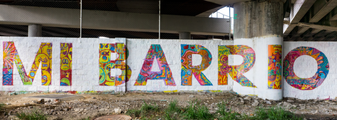 Grafiti realizado por Boa Mistura y vecinas de Villaverde